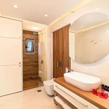 In Georgioupoli Mit Privatem Pool By Interhome