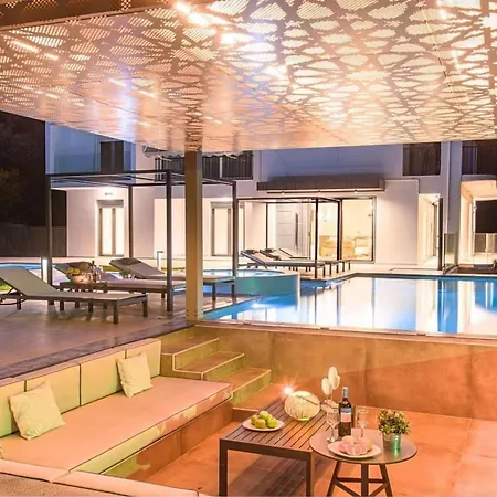 In Georgioupoli Mit Privatem Pool By Interhome Hébergement de vacances *